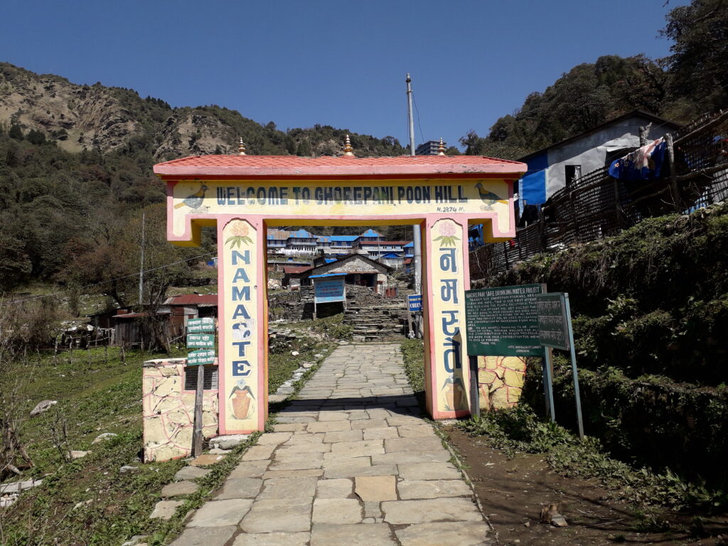 ghorepani trekking w himalajach