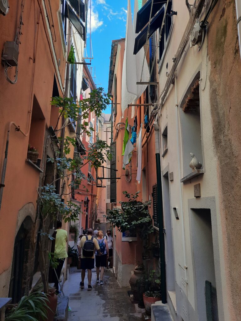 cinque terre vernazza