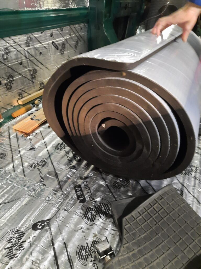 budowa kampera izolacja warstwa druga